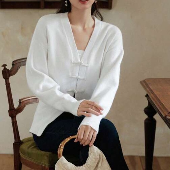 white button sweater chunky knit thick cardigan - Picture 3 of 9